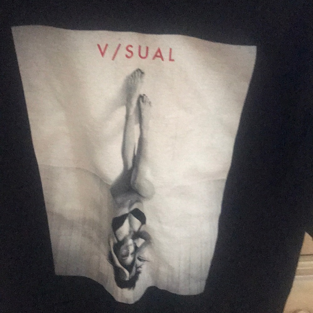 Men’s tee - Picture 2 of 3